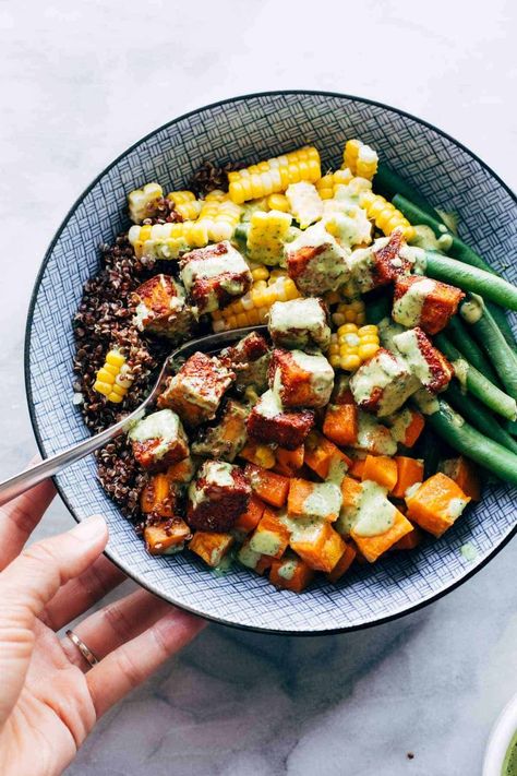 Bbq Tofu Bowl, Spicy Coleslaw, College Food, Vegetarian Mains, Bbq Tofu, Bbq Spice, Sheet Pan Dinners Recipes, Baked Tofu, Pan Meals