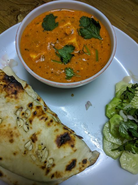 [HomeMade] Garlic Naan and Paneer Butter Masala #food #foods Paneer Naan, Homemade Garlic Naan, Yogurt Rice, Brown Beans, Butter Paneer, Pasta Garlic, Paneer Masala, Paneer Butter Masala, Butter Masala