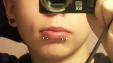 Shark bites Shark Bites Piercing, Spider Bites Piercing, Unusual Piercings, Body Modification Piercings, Spider Bite Piercing, Crazy Mind, Spider Bites, Cool Piercings, Facial Piercings