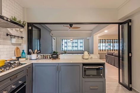 Semi Open Kitchen Design, Kitchen Ideas Hdb, Small Condo Kitchen, Semi Open Kitchen, Kitchen Dining Room Combo, Open Concept Kitchen Living Room, Coastal Kitchen Decor, Open Kitchen And Living Room, Kitchen Modular