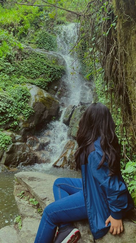 Poses For Waterfall Pictures, Photos Near Waterfall, Water Fall Poses, Photo Poses In Waterfalls, Pose Near Waterfall, Kerala Photography Poses, Poses With Waterfall, Outfits For Waterfalls, Waterfall Photography Ideas