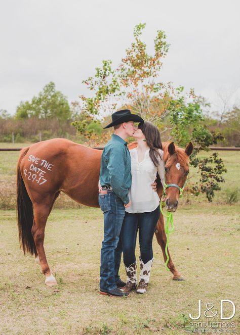 Wedding Shoes Bride Country, Save The Date Horse Photo Ideas, Horse And Couple Photography, Country Wedding With Horses, Weddings With Horses, Engagement Pics With Horses, Engagement Pictures With Cows, Horse Engagement Pictures, Wedding Pictures With Horses