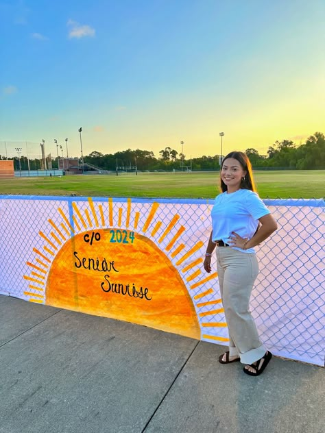 Senior Sunrise Decorations, Senior Sunrise Ideas, Senior Sunset Posters, Senior Sunset, Senior Sunrise Posters, Senior Sunrise, Senior Student, Senior Year Fun, High School Activities