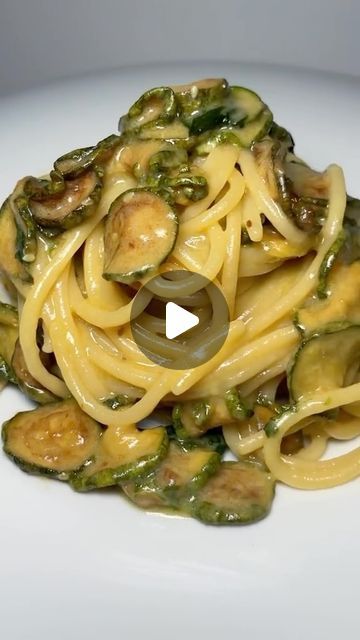 Pasta Favors, Provolone, Lasagna, Pasta Recipes, Monaco, Spaghetti, Rice, Pasta, On Instagram