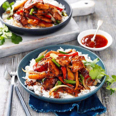 Chilli Chicken Stir Fry, Satay Chicken, Sweet Chilli Chicken, Easy Home Recipes, Stir Fry Ingredients, Condensed Tomato Soup, Stir Fry Recipes Chicken, Chicken Chow Mein, Chicken Breast Fillet