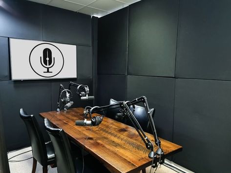 Video Studio Design, Studio Podcast Design, Radio Studio Design, Podcast Studio Ideas, Youtube Studio Ideas Decor, Youtube Studio Ideas, Podcast Set Up, Video Podcast Studio Design Ideas, Podcast Studio Design Ideas