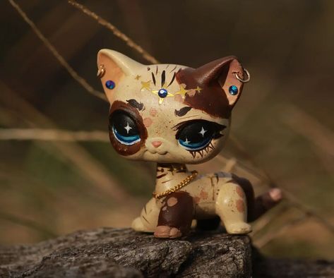 Lps Customs Ideas, Lps Clothes, Lps Drawings, Cute Lps, Lps Popular, Lps Cats, Littlest Pet Shop Toys, Custom Lps, Lps Custom