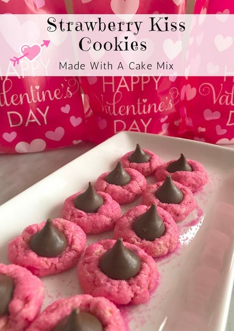 Here is a fun recipe you can make for Valentines Day! Kiss cookies aren't just for Christmas. You can make these Strawberry Kiss Cookies with a cake mix! Cake Flavors For Kids, Easy Cake Mix Cookies, Peanut Butter Kiss, Peanut Butter Kiss Cookies, Valentines Recipes Desserts, Kiss Cookies, Strawberry Cake Mix, Strawberry Mousse, Low Carb Cheesecake