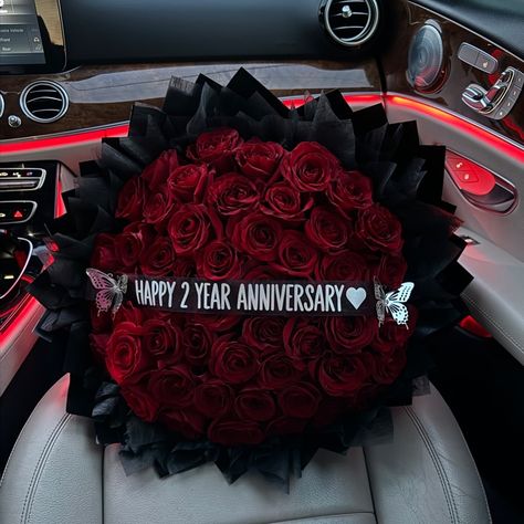 50ct red rose anniversary bouquet 💌🖤🪄 • • • • • #anniversarybouquet #bouquet #redroses #redrosesbouquet #anniversary #ramobuchon #ramo #rosasrojas #rosas #florist #smallbusiness #bayareaflorist #bayarearamos #bayarearamosbuchones #bayarea #newarkca Anniversary Bouquet, 2 Year Anniversary, Red Rose Bouquet, 1 Year Anniversary, Red Bow, Rose Bouquet, Year Anniversary, Red Rose, Marry Me