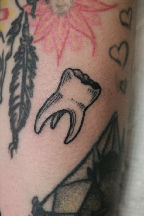 Small Black Traditional Tattoo, Trad Tooth Tattoo, Tiny Tooth Tattoo, Tiny Horror Tattoo, Traditional Tattoo Horror, Traditional Tattoos Horror, Traditional Tooth Tattoo, Goth American Traditional Tattoo, Creepy Traditional Tattoo