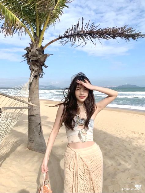 Summer Aesthetic Beach, 사진 촬영 포즈, Beach Pictures Poses, Beach Photography Poses, Beachwear Fashion, Aesthetic Beach, Cute Comfy Outfits, Beach Poses, Beach Photoshoot