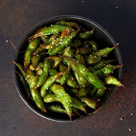 Air Fryer Frozen Edamame Beans - Cooking With Camilla How To Cook Frozen Edamame, Edemame Recipes Frozen, Recipes With Edamame Beans, Air Fryer Edamame, Satay Sauce Recipe, Frozen Edamame, Truffle Recipe Easy, Roasted Edamame, Vegan Chocolate Truffles