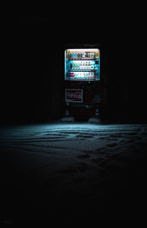 Digital Scenery, Soda Vending Machine, Machine Photo, Green Inspiration, 광고 디자인, Photography Kit, Pool Rooms, Vending Machines, Dark Places