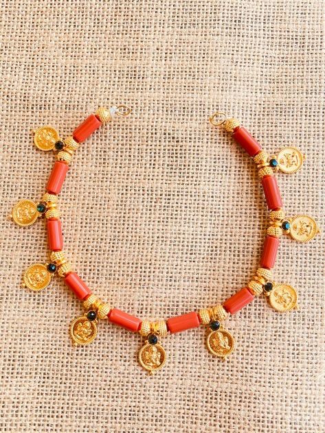 Coral Jewelry Indian Gold Necklace, Diy Mangalsutra, Coral Jewelry Indian Gold, Pagadala Mala, Kaasu Mala, Gold Short Necklace, Necklace Designs Gold, Lightweight Jewellery, Indian Gold Necklace