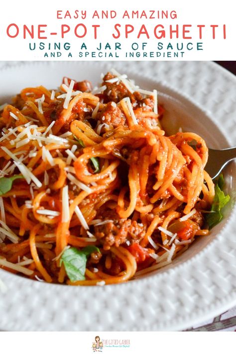 One Pot Spaghetti Recipe, Pasta Ground Beef, Best Potluck Dishes, Basil Pasta Recipes, One Pot Spaghetti, Recipe Tomato, One Pot Cooking, Spaghetti Meat Sauce, Easy Spaghetti