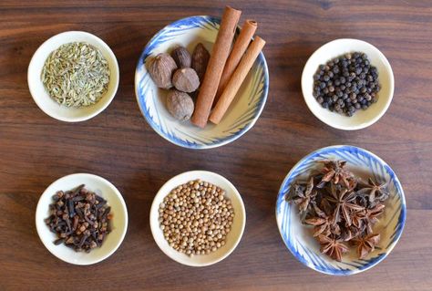 Pho Spice Blend Pho Seasoning, Homemade Hoisin Sauce Recipe, Pho Spices, Pho Broth, 7 Spice, Whole Spices, Homemade Spice Mix, Spice Blends Recipes, Lamb Meatballs