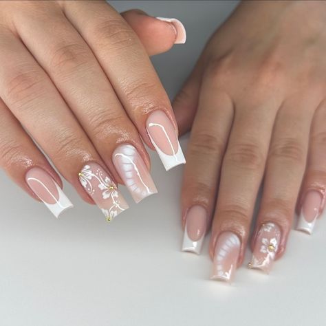 Flower Manicure, Manicure Art, Exotic Orchids, Girly Acrylic Nails, French Tip Acrylic Nails, Short Square Acrylic Nails, Best Nail Art Designs, Cute Gel Nails, Best Nail Art