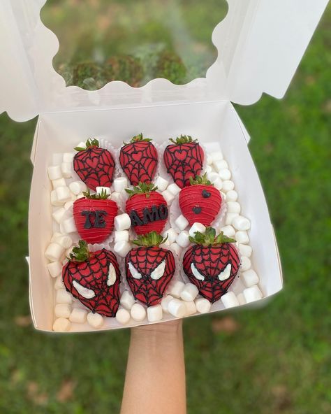 9ct. “Te Amo” Spiderman berries - - - #chocolate #chocolatecovered #chocolatecoveredstrawberries #treats #berries #fresas #frederick #fredericktreatmaker #treatmaker #fyp #foryou #explore #explorepage #forhim #forher #smallbusiness #fresitasdebelen Cactus Strawberries, Chocolate Covered Strawberries, Chocolate Covered, Spiderman, Quick Saves