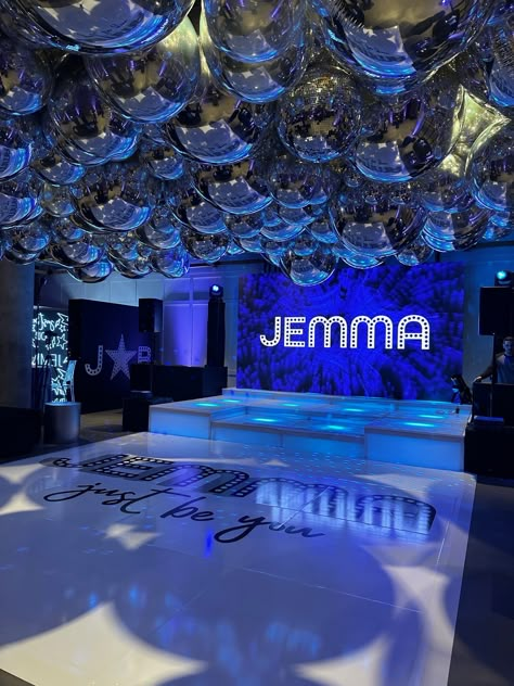 Midnight Decorations, Blue Sweet 16 Decorations, Night Club Birthday Party, Sweet Sixteen Party Themes, Launch Event Ideas, Futuristic Party, Bat Mitzvah Decor, Balloon Pillars, Disco Theme Party