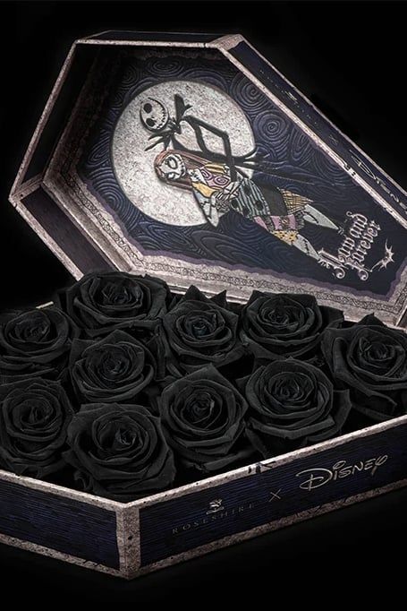 Disney Roses, Jack Y Sally, Bouquet Box, Disney Presents, Dark Wedding, Forever Rose, Black Roses, Jack And Sally, Disney Lover