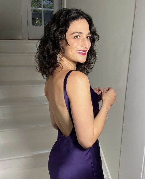 Jenny Slate, Emily Henry, Alvin And The Chipmunks, Funny Story, Brooklyn Nine Nine, Rose Buds, Beauty Makeup, Going Out, It Cast