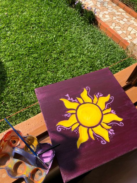 Rapunzel Aesthetic Painting, Wood Box Painting Ideas Easy, Rapunzel Painting Ideas, Tangled Canvas Painting, Tangled Sun Painting, Simple Disney Paintings, Girly Paintings On Canvas, Tangled Painting Ideas, Rapunzel Painting