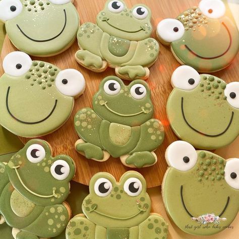 Frog Cookies Royal Icing, Frog Cookies Decorated, Turtle Decorated Cookies, Reptile Cookies, Alligator Birthday Parties, Shape Cookies, Frog Cookies, Frog Baby Showers, Cookies Decoration