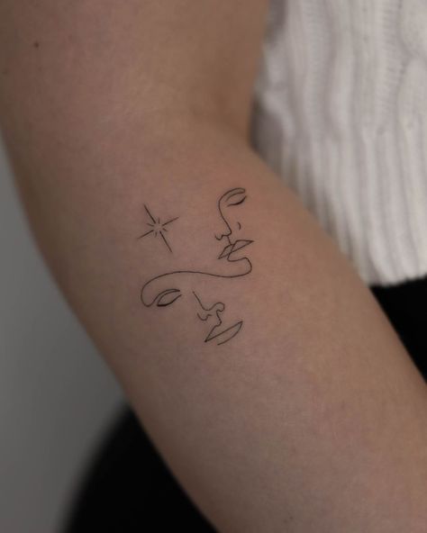 Tattoo And Meaning, Gemini Tattoo Designs, Twin Tattoos, Simple Arm Tattoos, Gemini Tattoo, Theme Tattoo, 4 Tattoo, Small Hand Tattoos, Arm Tattoos For Women