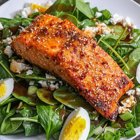 Air Fryer Sesame Salmon Spinach Salad Salmon Spinach Salad Recipes, Honey Lemon Salmon, Balsamic Salmon, Sesame Salmon, Fancy Salads, Vinegar Salad Dressing, Salmon Salad Recipes, Salmon Spinach, Spinach Salad Recipes