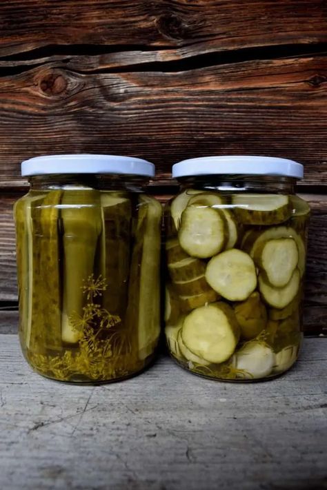 How To Can Dill Pickle Slices & Spears Dill Pickle Soup, Sausage Making Recipes, Dill Pickle Slices, Dill Pickle Recipe, Sour Pickles, Cucumber Canning, Dill Pickle Chips, Canning Pickles, Fermented Pickles