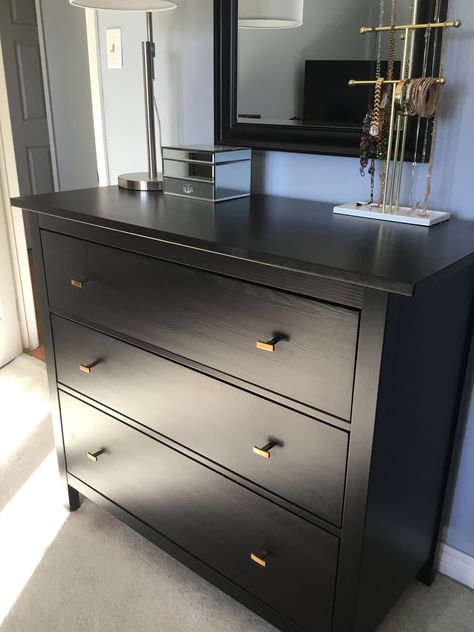 IKEA dresser hack...change out the knobs! Black Dresser Knobs, Black Hemnes Dresser, Black Dresser Decor Bedroom, Black Dresser Ideas, Dresser Decor Bedroom Ideas, Black Dresser Bedroom Ideas, Black Dresser Decor, Black Dresser Bedroom, Clean Dresser