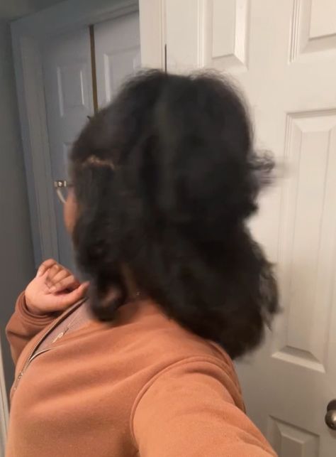 natural hair, blowout Blown Out Half Up Half Down, Half Up Half Down Natural Hairstyles, Half Up Half Down Natural Hair, Half Up Half Down Bun, Curly Blowout, Puffy Hair, Quick Natural Hair Styles, Blow Dry Hair, Blowout Hair