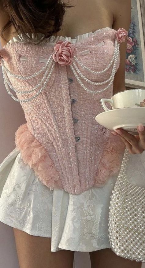 Marie Antoinette Costume, Rococo Fashion, Corset Outfit, Pink Corset, Rock Punk, Mode Inspo, Stage Outfits, Rococo, Halloween Outfits