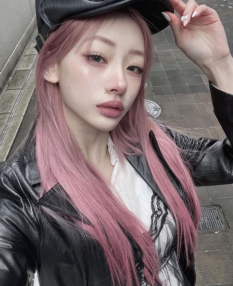 111k Followers, Black And White Makeup, Korean Hair Color, Girl With Pink Hair, Pretty Hair Color, Haircut And Color, Hair Colours, Dream Hair, Aesthetic Hair