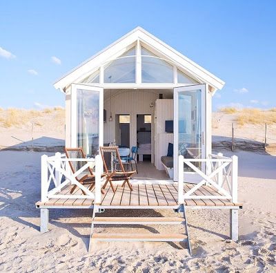 Tiny Beach Cottage, House On The Beach, Tiny Beach House, Beach Is My Happy Place, Beach Cabin, Interior Vintage, Coastal Living Rooms, Beach Shack, Style Cottage