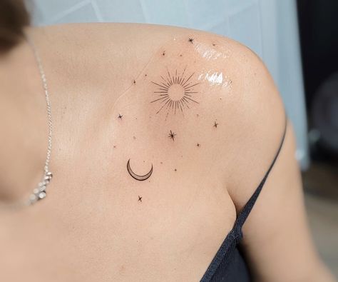 Sun And Moon Tattoo, Tattoos Infinity, Planet Tattoos, Petite Tattoos, Tattoos Geometric, Shoulder Tattoos For Women, Small Hand Tattoos, Classy Tattoos, Discreet Tattoos