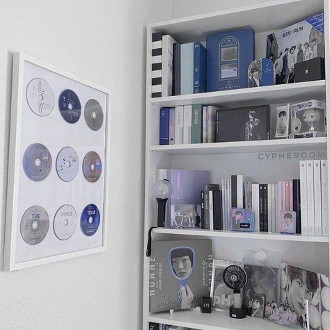 Kpop Shelf Aesthetic, Kpop Albums Shelf, Album Shelf, Shelf Aesthetic, Ruangan Studio, Kpop Shelf, Bts Room, Army Room Decor, Kpop Room