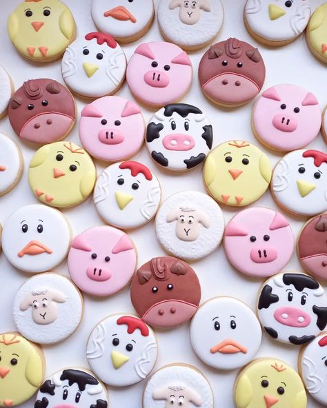 It was fun making these cute farm animal Mooi Biscuits for a birthday party Contact us via Whatsapp to enquire about this custom order. #mooibiscuitsbycandm #mooibiscuits #mooi #biscuits #sayitwithabiscuit #birthday #farmanimals Farm Party Cookies, Farm Cookies 2nd Birthday, Farm Cookies Decorated, Farm Animal Cookies, Animal Biscuits, Farm Animal Birthday Party, Farm Cookies, Royal Iced Cookies, Farm Animals Birthday Party