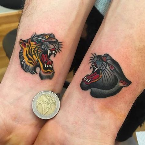 Panther Tattoos, Small Traditional Tattoo, Big Cat Tattoo, Panther Tattoo, Tattoo Magazine, Muster Tattoos, 4 Tattoo, Inspiration Tattoos, Old School Tattoo Designs