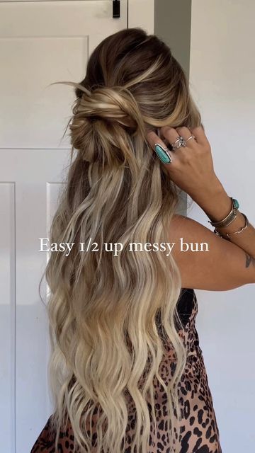 How To Half Updo, Simple Half Up Half Down Hairstyles Bun, Half Up Summer Hair, Boho Hairstyles Fine Hair, Hoco Hairstyles For Medium Hair, Boho Fancy Hairstyles, Half Updo For Long Hair, Half Up Pulled Back Hair, Hair Extension Half Up Half Down