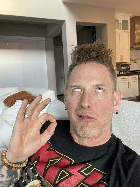 21 Apr 2023 #slipknot #coreytaylor Corey Taylor Black And White, Corey Taylor Funny, Slipknot Funny, Slipknot Corey Taylor, Rock Aesthetic, Silly Bands, Corey Taylor, Band Pictures, Charlie Puth