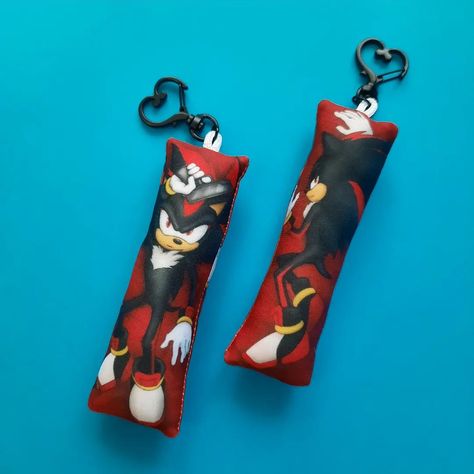 Mini daki keychains 💙🖤🤍 Sonic the Hedgehog joins my existing Shadow and Rougedski designs in both full size and these lil keychain plush for your ita bag. Full Size Sonic Dakis are very low in stock already 👀 but I have made a reorder so I should have those in a month or so hehehe. Ita Bags, Keychain Plush, Ita Bag, The Hedgehog, A Month, Sonic, Keychains, Sonic The Hedgehog, Instagram