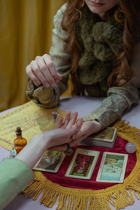 tarot-spreads-for-love Simple Tarot Spreads, Easy Tarot Spreads, Tarot Spreads For Love, Love Tarot Spread, Love And Relationships, Tarot Card Reading, Tarot Card Readers, Crystal Pendulum, Love Tarot