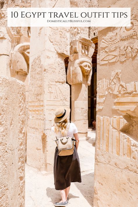 10 Egypt travel outfit tips & what to wear in Egypt for women traveling in this beautiful middle eastern country. Egypt Travel Outfit, Egypt Drawing, What To Wear In Egypt, Vacation Egypt, Egypt Illustration, Middle Eastern Travel, Egypt Food, Egypt Wallpaper, Egypt Outfits