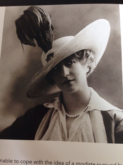 Early Chanel hat. Coco Chanel Designs, Chanel Hats, 1910 Hair, 31 Rue Cambon, Purses Vintage, Chicago Magazine, 1920s Women, Chanel Hat, Decorative Hair Combs