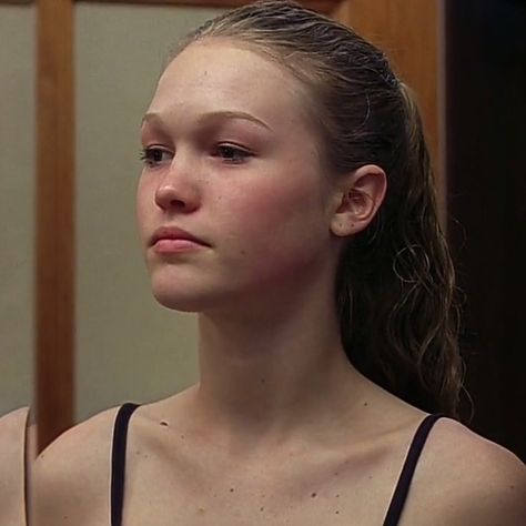 Kat Stratford, Kaptan Jack Sparrow, Julia Stiles, 10 Things I Hate About You, Estilo Taylor Swift, 90s Hairstyles, Foto Ideas Instagram, Pretty Hairstyles, Hair Goals