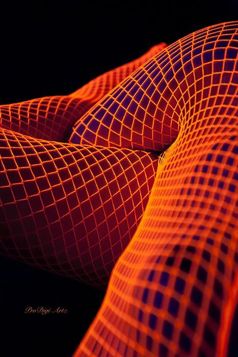 Fishnet Photography, Uv Photography, New Retro Wave, Neon Aesthetic, Orange Aesthetic, Dark Elf, Orange Art, Wire Frame, Shades Of Orange