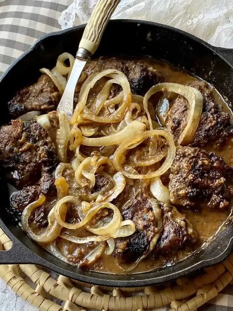 Hairy Bikers Liver and Onions Recipe - British Recipes Book Chicken Liver And Onions, Liver And Onions With Gravy, Liver And Onions Recipe, Liver And Bacon, Liver And Onions, How To Cook Liver, Liver Recipes, Gravy Ingredients, Chicken Liver