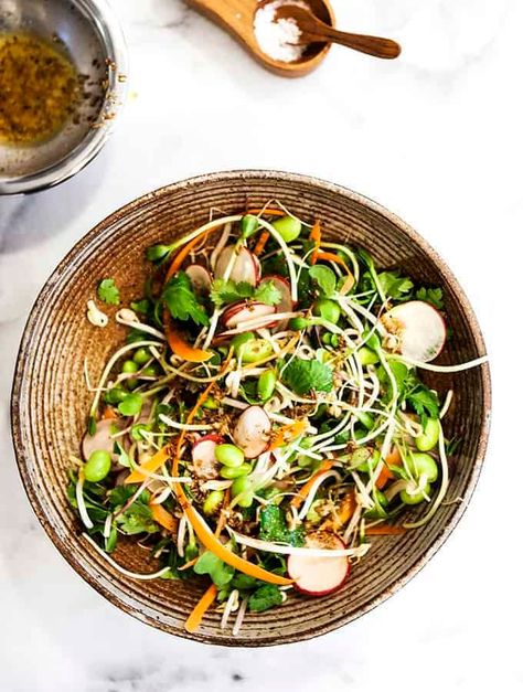 Easy Nutritious Meals, Microgreens Recipe, Radish Sprouts, Sprout Salad, Healthy Balanced Diet, Sprouts Salad, Sprout Recipes, Yummy Salad Recipes, Lunch Salads