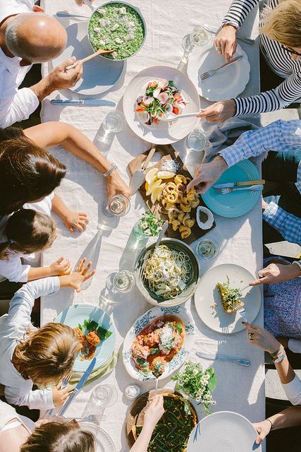 Untitled | by luisa brimble The Golden Girls, Eating Food, Golden Girls, Dinner Table, A Group, Food Styling, Family Dinner, Food Photo, Dinner Ideas